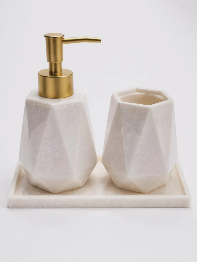 Set de baño geométrico artesanal en resina epoxi blanca Time Pro.