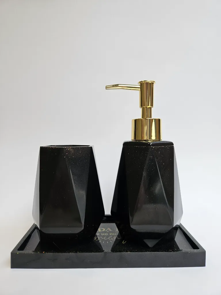 Set de baño negro .webp
